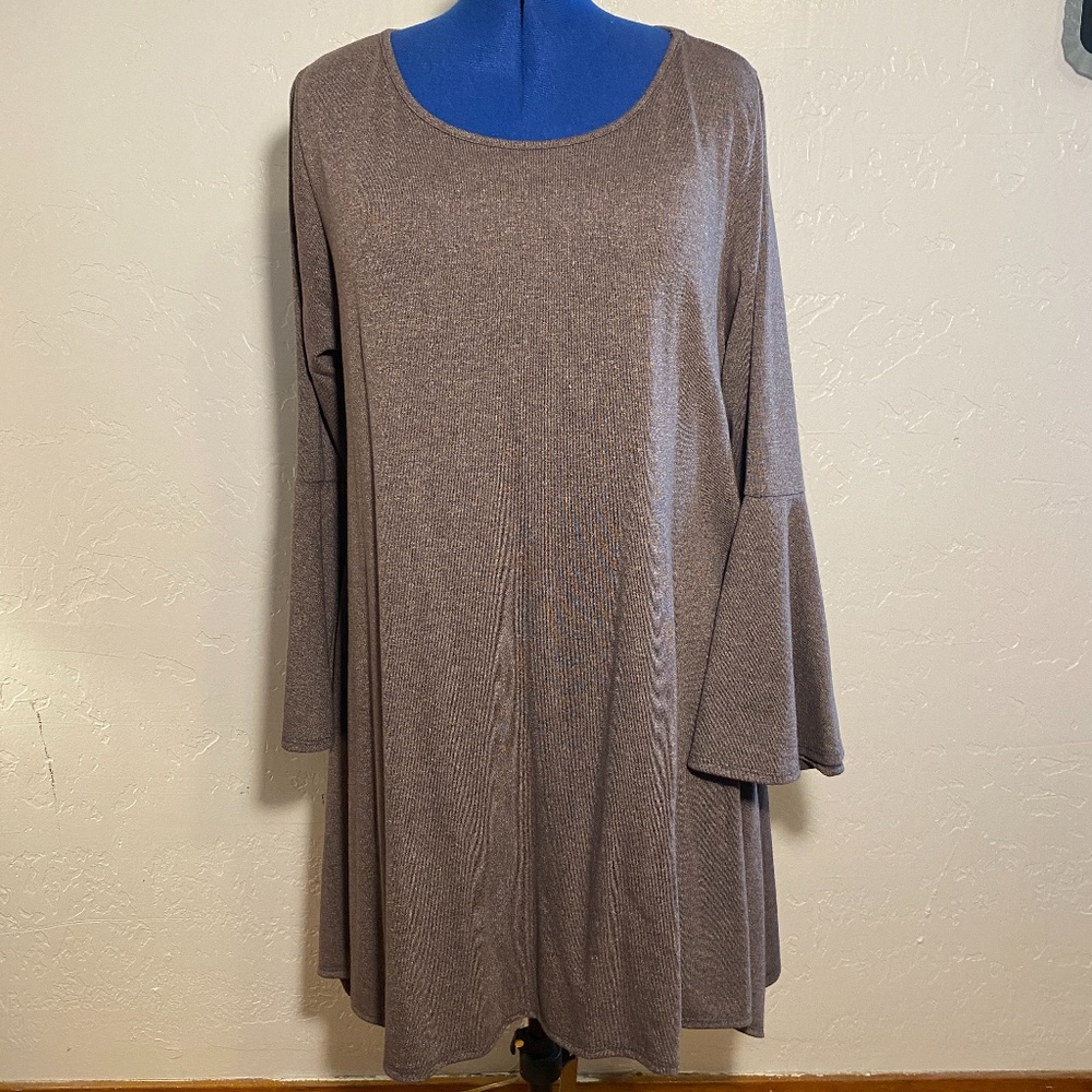 NWOT- Style Up bell sleeve blouse, size 2X